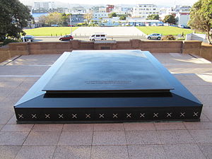 300px-Tomb_of_the_Unknown_Warrior_June_2012.JPG